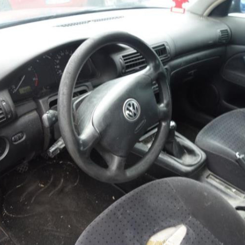 Malle/Hayon arriere VOLKSWAGEN PASSAT 4 Photo n°8