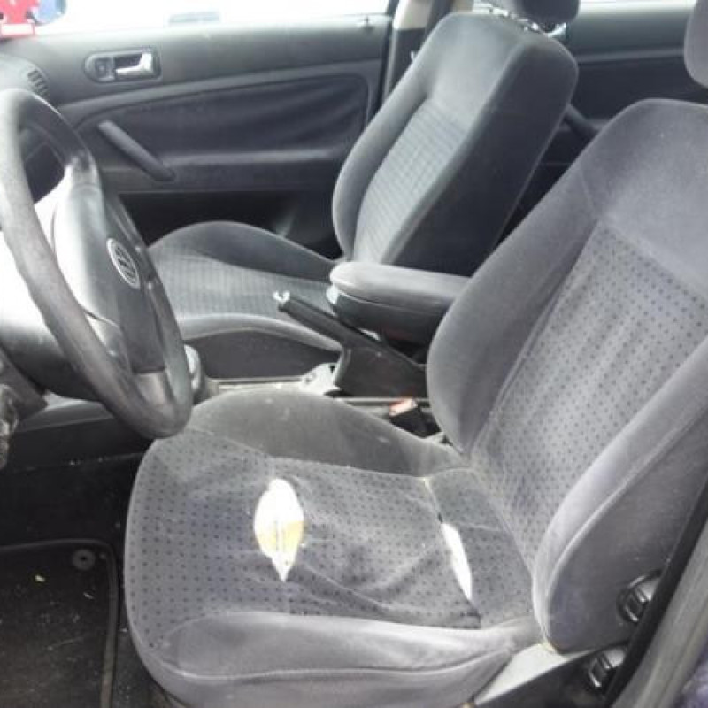 Malle/Hayon arriere VOLKSWAGEN PASSAT 4 Photo n°9