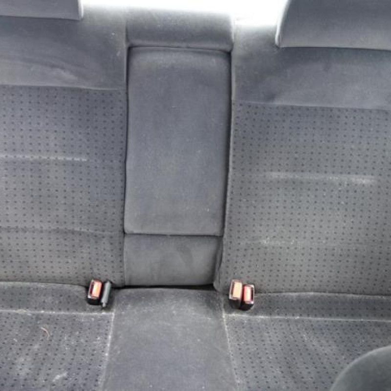 Malle/Hayon arriere VOLKSWAGEN PASSAT 4 Photo n°10