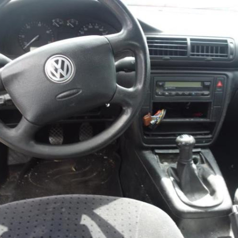 Malle/Hayon arriere VOLKSWAGEN PASSAT 4 Photo n°11
