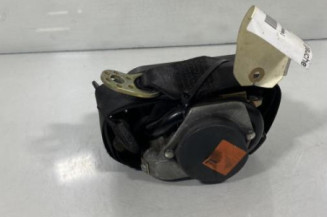 Pretensionneur de ceinture avant gauche VOLKSWAGEN PASSAT 4