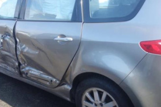 Pretensionneur de ceinture arriere gauche RENAULT GRAND SCENIC 3