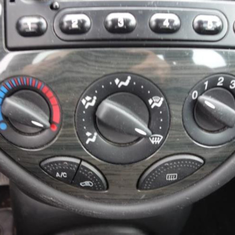 Porte avant droit FORD FOCUS 1 Photo n°8