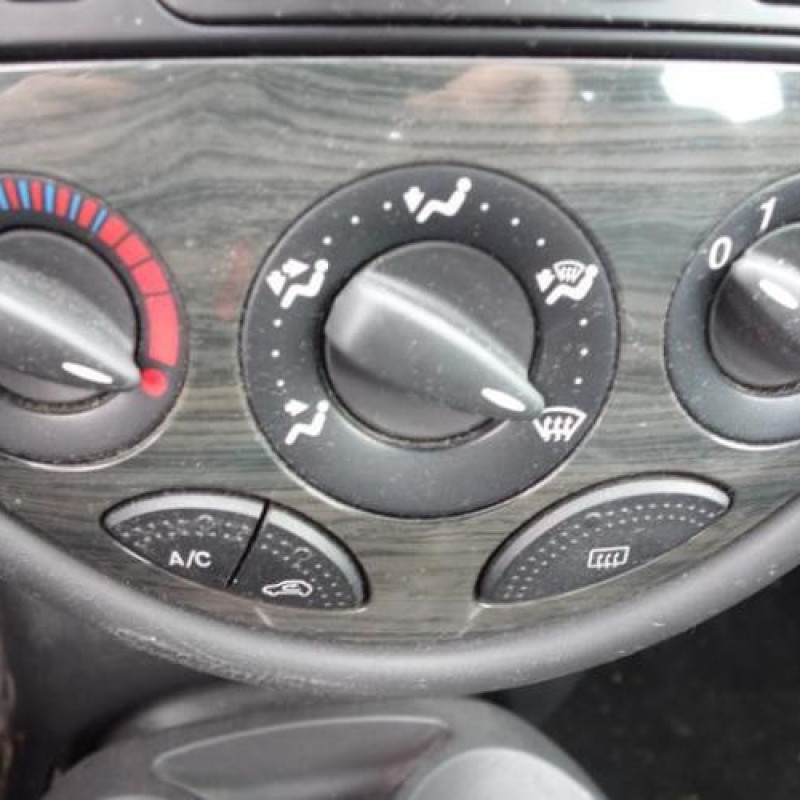 Porte avant droit FORD FOCUS 1 Photo n°9