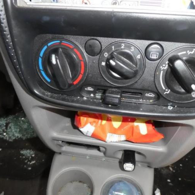 Compteur MAZDA DEMIO Photo n°8