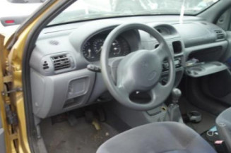 Pretensionneur de ceinture avant gauche RENAULT CLIO 2