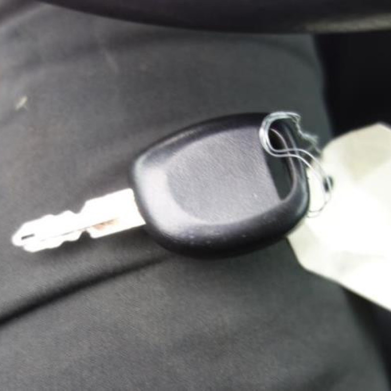 Pretensionneur de ceinture avant gauche RENAULT CLIO 2 Photo n°12