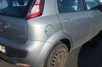 Anti brouillard arriere gauche FIAT PUNTO EVO 3