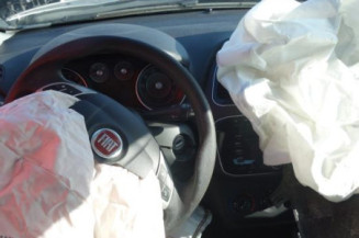 Anti brouillard arriere gauche FIAT PUNTO EVO 3