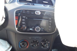 Anti brouillard arriere gauche FIAT PUNTO EVO 3