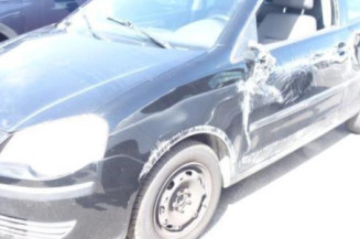 Pretensionneur de ceinture avant gauche VOLKSWAGEN POLO 4