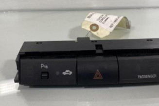 Bouton de warning TOYOTA COROLLA VERSO 2 Photo n°1