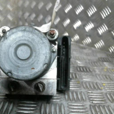 Bloc ABS (freins anti-blocage) TOYOTA COROLLA VERSO 2