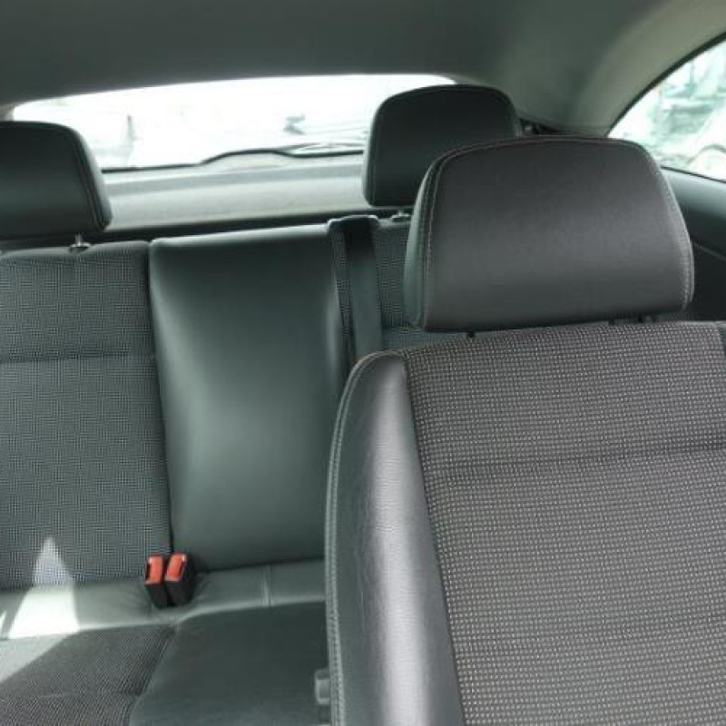 Serrure avant gauche OPEL ASTRA H Photo n°8