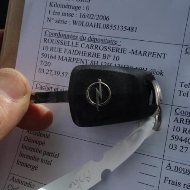 Serrure avant gauche OPEL ASTRA H Photo n°12