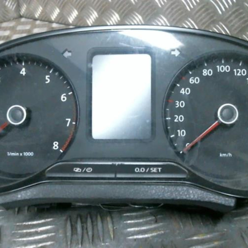 Compteur VOLKSWAGEN POLO 5 Photo n°1