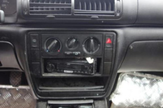 Optique avant principal gauche (feux)(phare) VOLKSWAGEN PASSAT 4