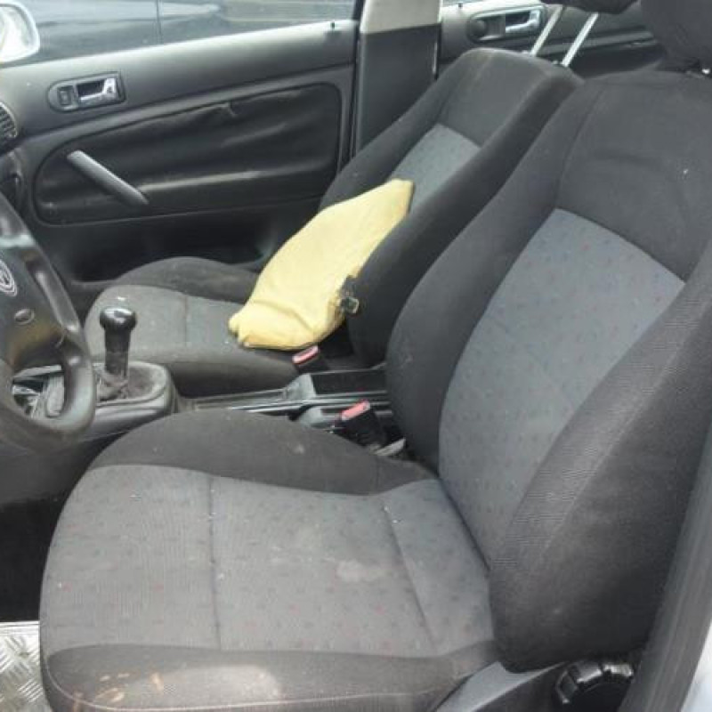 Vase de lave glace VOLKSWAGEN PASSAT 4 Photo n°9