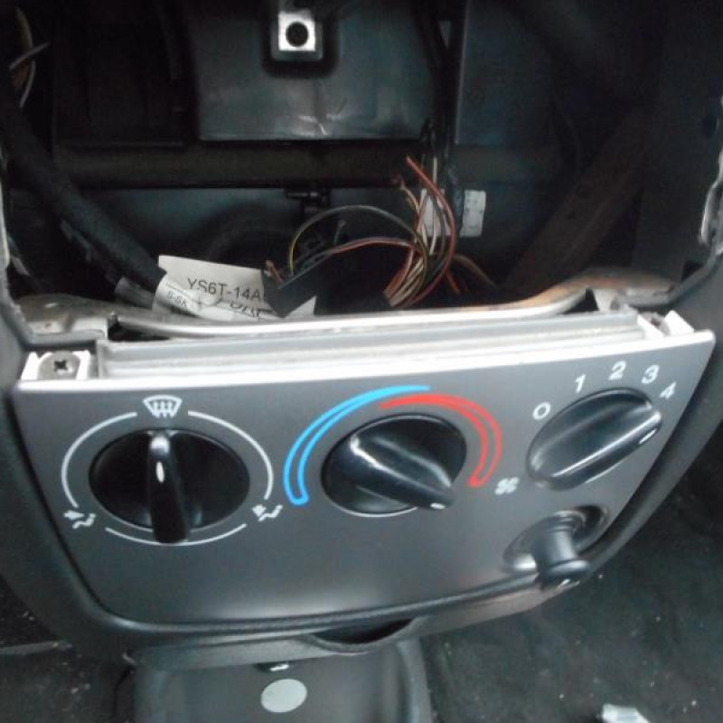 Serrure arriere droit FORD FIESTA 4 Photo n°8