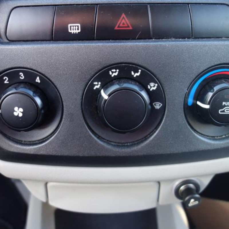 Boitier air bag KIA CERATO Photo n°10