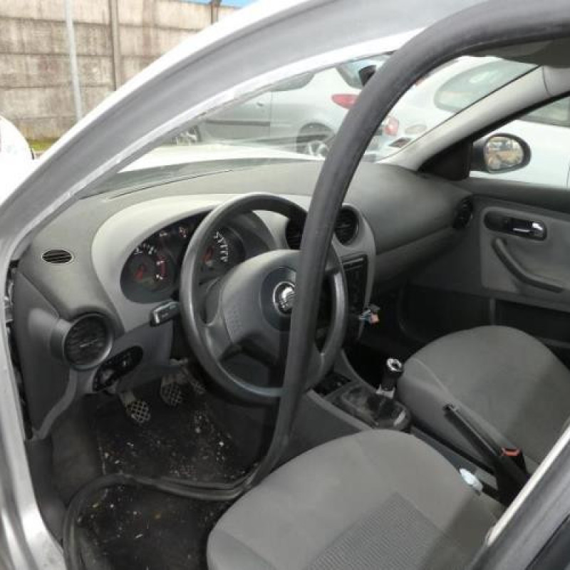 Trappe d'essence SEAT IBIZA 3 Photo n°7