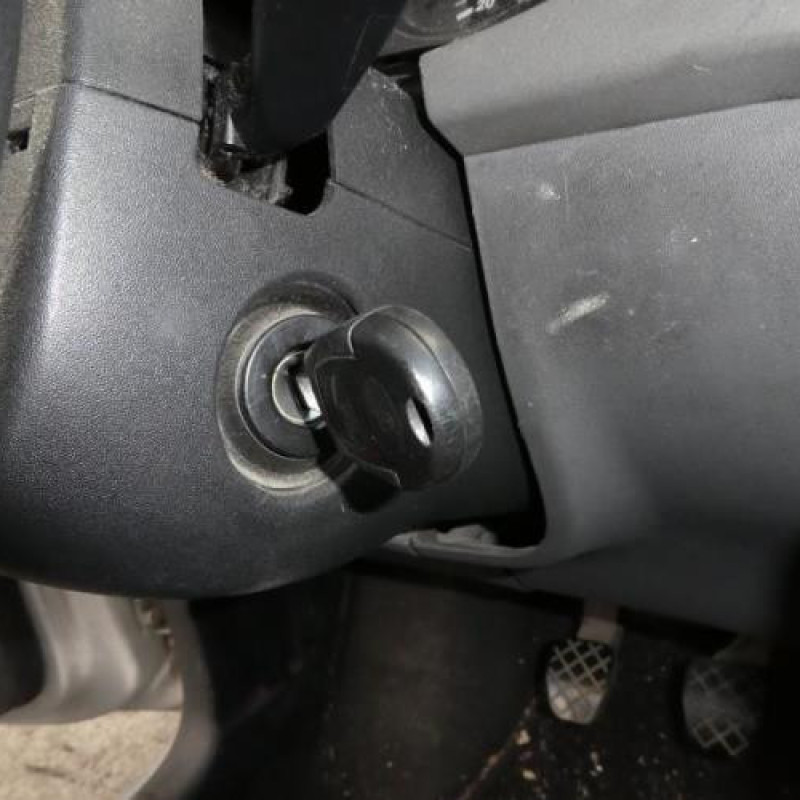 Pretensionneur de ceinture avant gauche SEAT IBIZA 3 Photo n°11