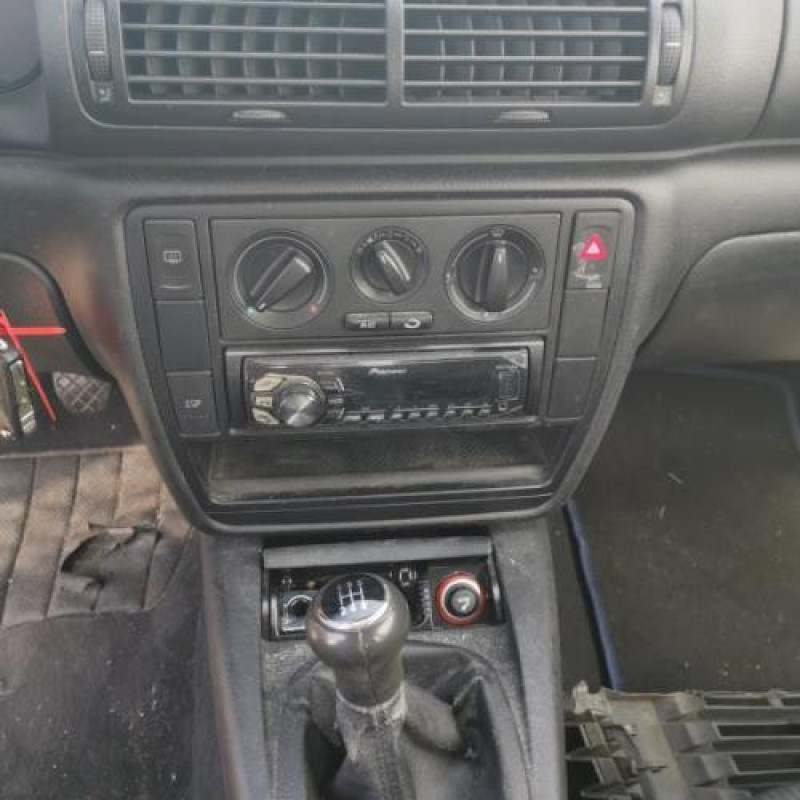 Boitier air bag VOLKSWAGEN PASSAT 4 Photo n°13