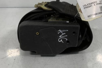 Pretensionneur de ceinture avant gauche VOLKSWAGEN PASSAT 4