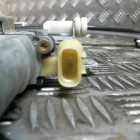 Leve vitre electrique avant droit KIA PICANTO 1