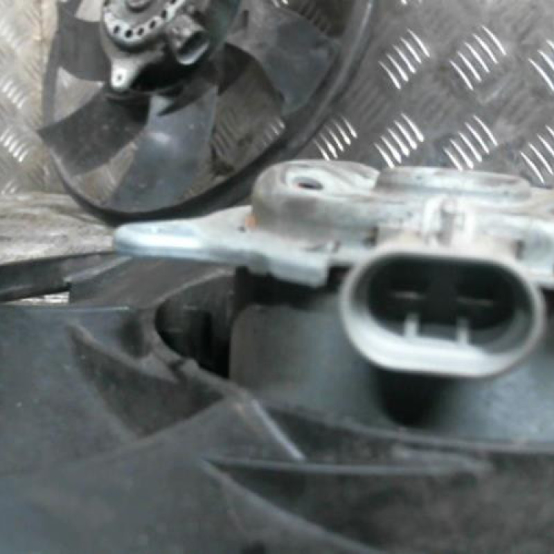Moto ventilateur radiateur OPEL MERIVA B Photo n°3