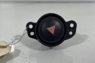 Bouton de warning CITROEN C1 2 Photo n°1