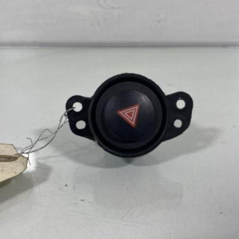 Bouton de warning CITROEN C1 2 Photo n°1