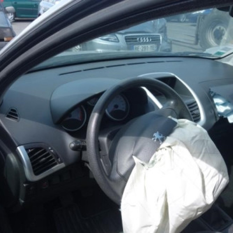 Compresseur clim PEUGEOT 206+ Photo n°8