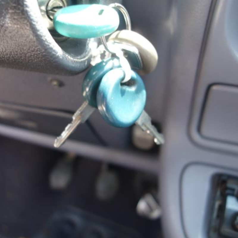 Etrier avant droit (freinage) RENAULT TWINGO 1 Photo n°8