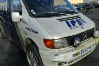 Serrure avant droit MERCEDES VITO 638