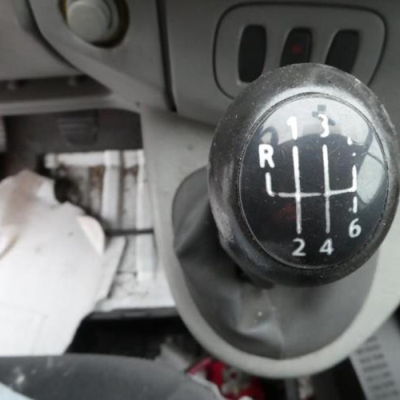 Etrier avant droit (freinage) RENAULT TRAFIC 2 Photo n°8