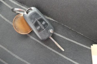 Amortisseur avant droit OPEL CORSA D