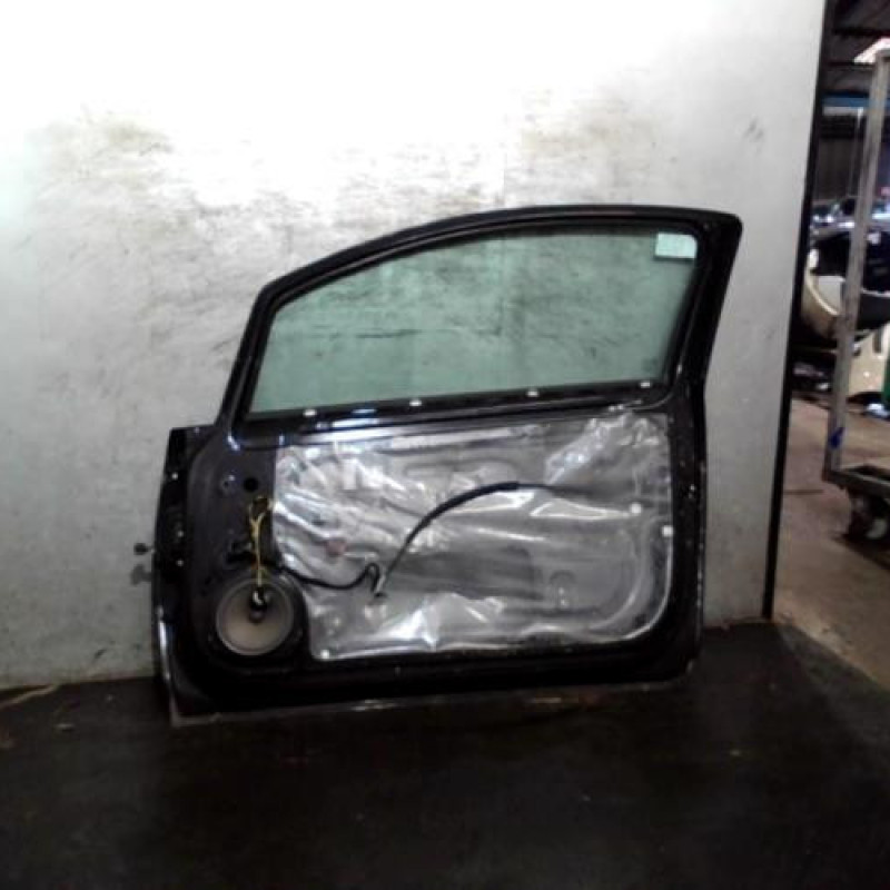 Porte avant droit OPEL CORSA D Photo n°3