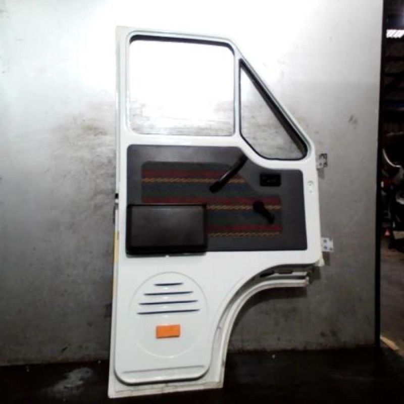 Porte avant gauche RENAULT MASTER 1 Photo n°2