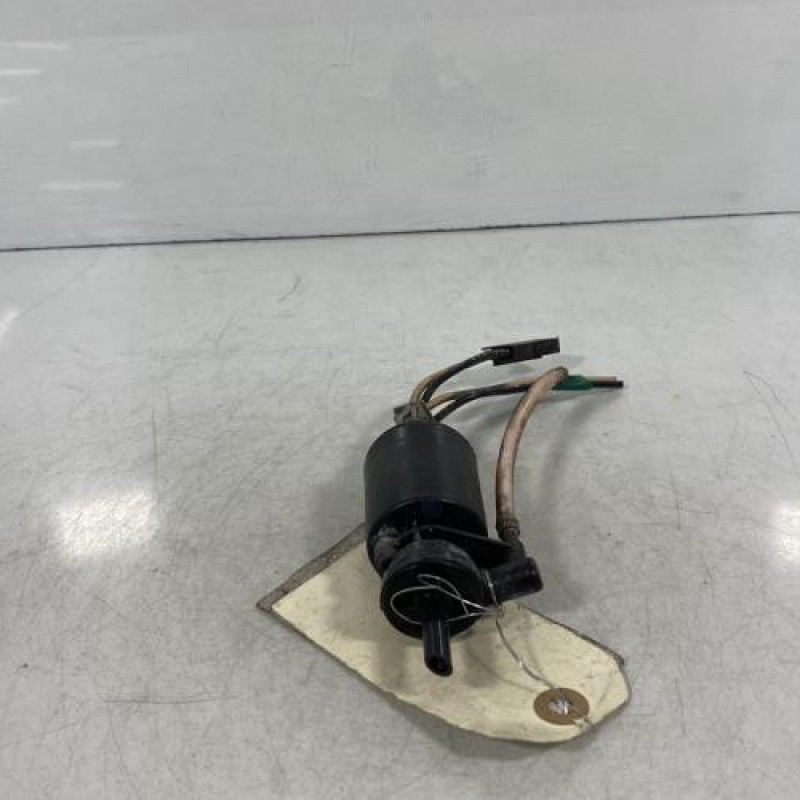 Pompe lave glace avant RENAULT MASTER 1 Photo n°2