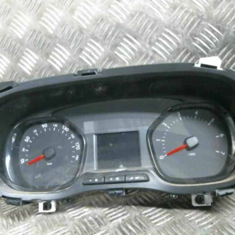 Compteur PEUGEOT TRAVELLER Photo n°1