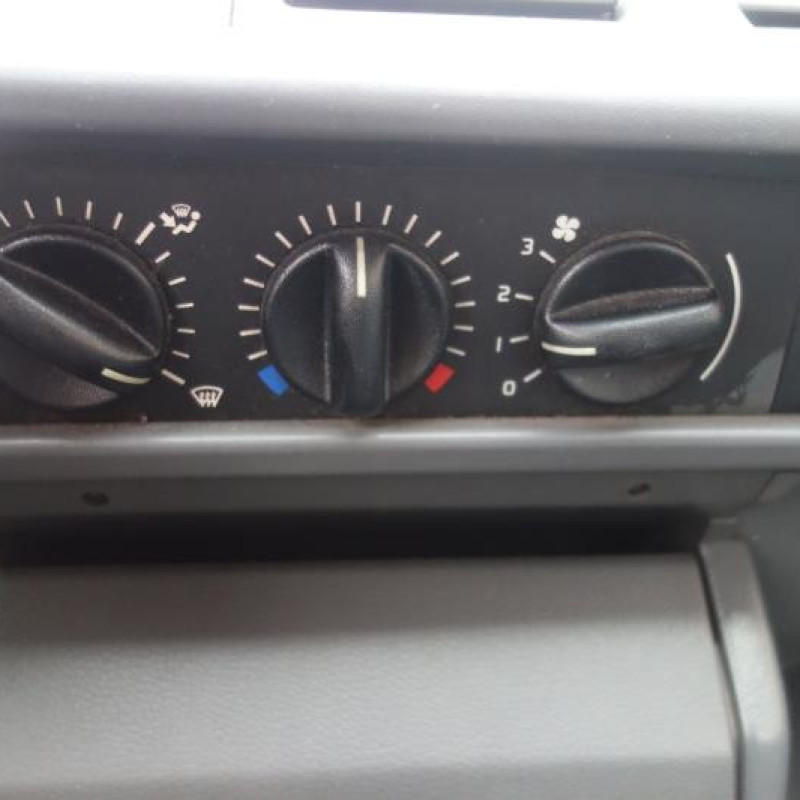 Ceinture arriere droit RENAULT CLIO 1 Photo n°9