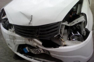 Serrure avant droit DACIA SANDERO 1