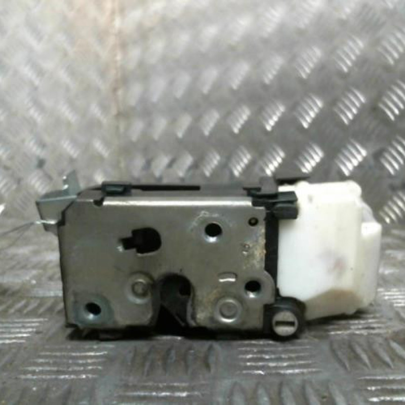 Serrure arriere droit FIAT PUNTO 2 Photo n°1