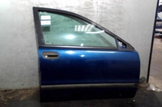 Porte avant droit VOLVO V 40 1 Photo n°1