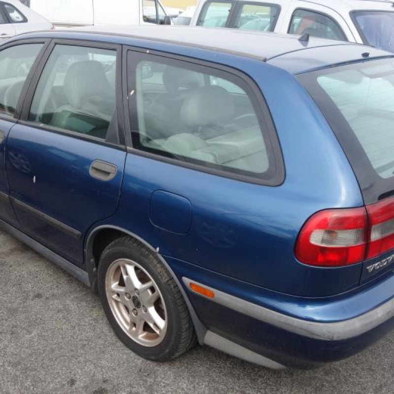 Porte avant droit VOLVO V 40 1 Photo n°6