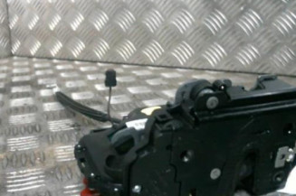 Serrure arriere droit SKODA FABIA 2 Photo n°1