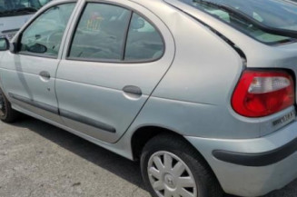 Amortisseur avant droit RENAULT MEGANE 1