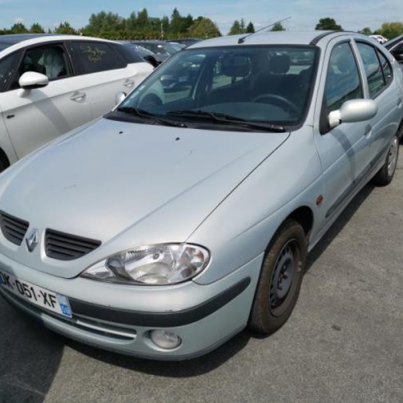 Compresseur clim RENAULT MEGANE 1 Photo n°4