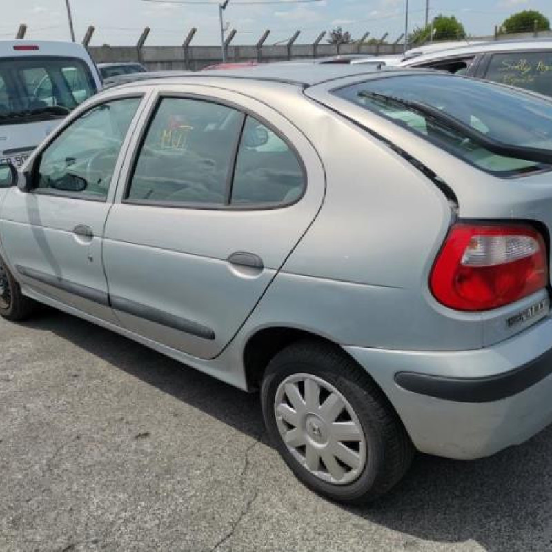 Compresseur clim RENAULT MEGANE 1 Photo n°7